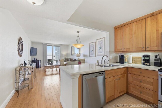Building Photo - 2929 S Ocean Blvd