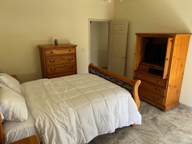 Building Photo - 2902 Quasar Dr