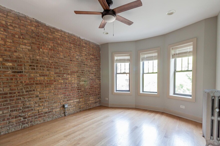 Building Photo - 4602 N Winchester Ave