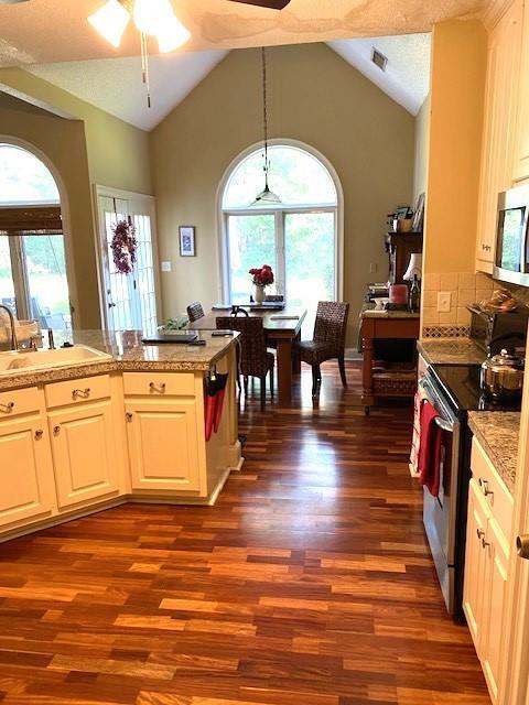 Building Photo - 341 Pebble Trail