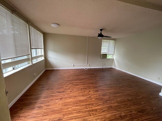 Building Photo - Mililani Terrace-2 bedroom 1-bath 2-parking