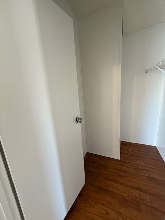 Building Photo - 3 Bedroom 2 Bath home contact Property Pros Property Management