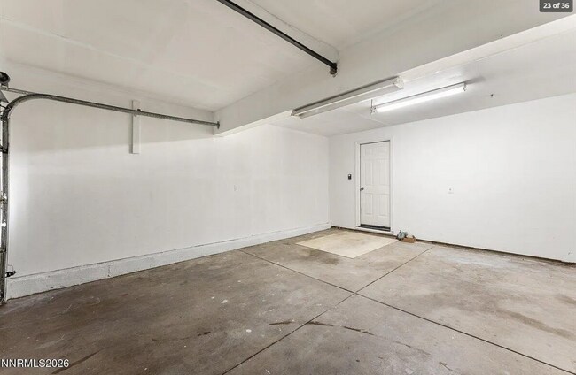 Building Photo - 3907 Village Dr