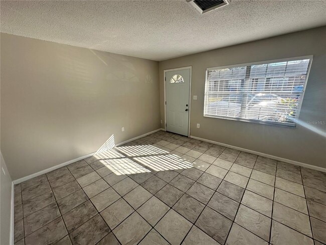 Building Photo - 845 Castle Way