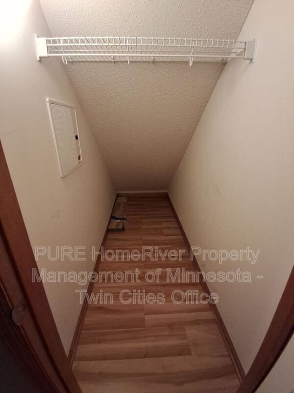 Building Photo - 393 Ojibway Path