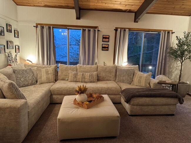 Building Photo - 37835 Atkins Knoll Rd