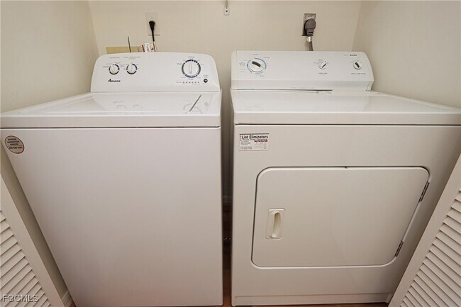 Building Photo - 1208 Commonwealth Cir