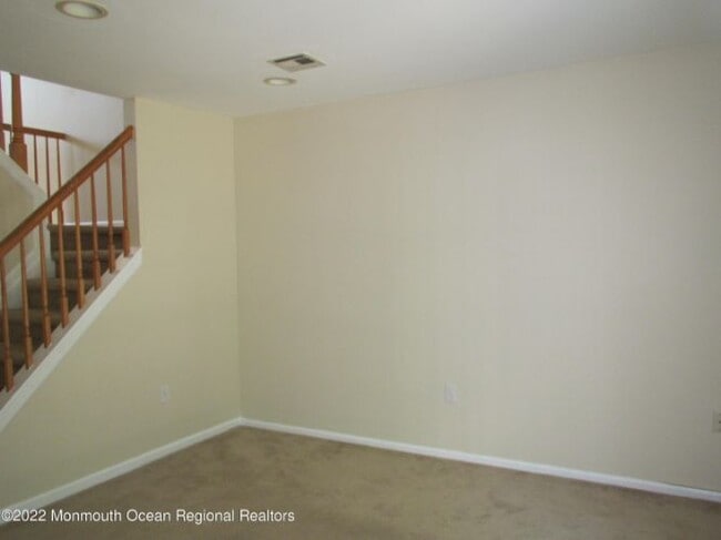 Building Photo - 15 N Sailors Quay Dr