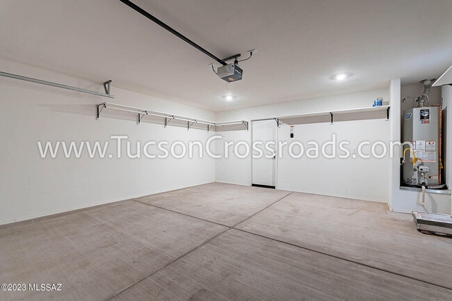 Building Photo - 10611 W Halsey Dr