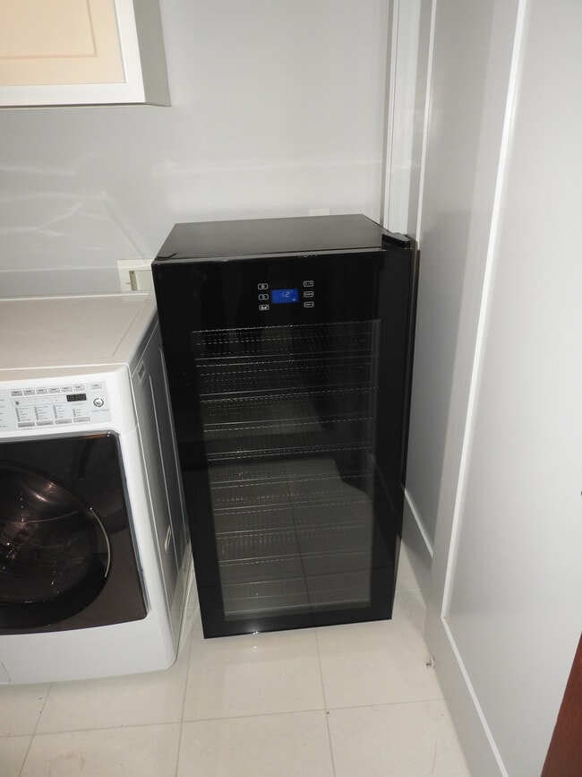 Building Photo - Beautiful home in Historic Folsom!