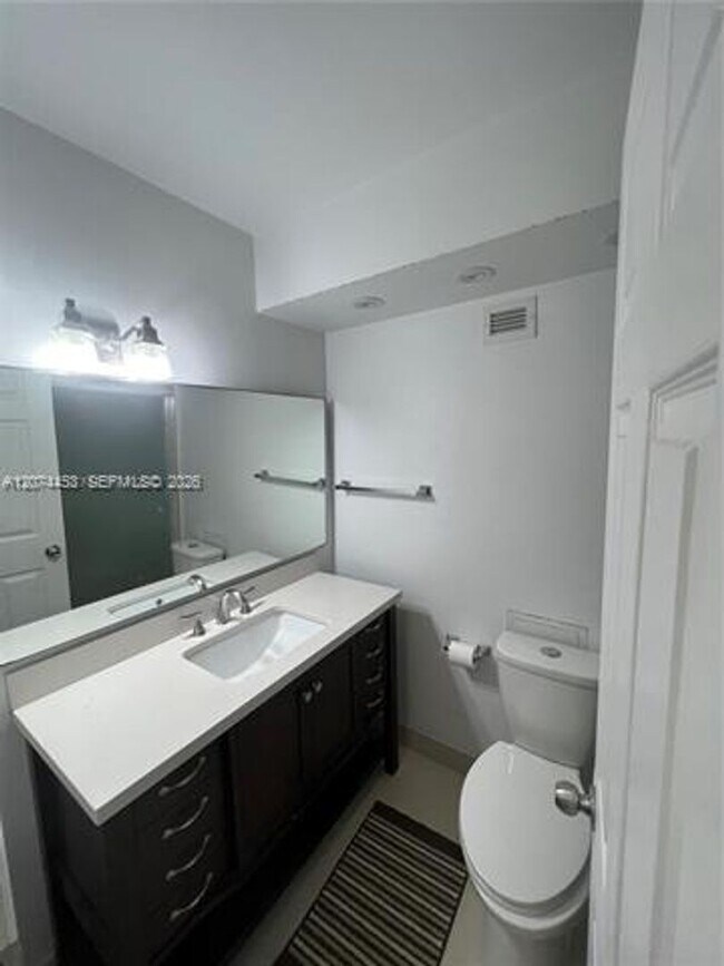 Building Photo - 6039 Collins Ave