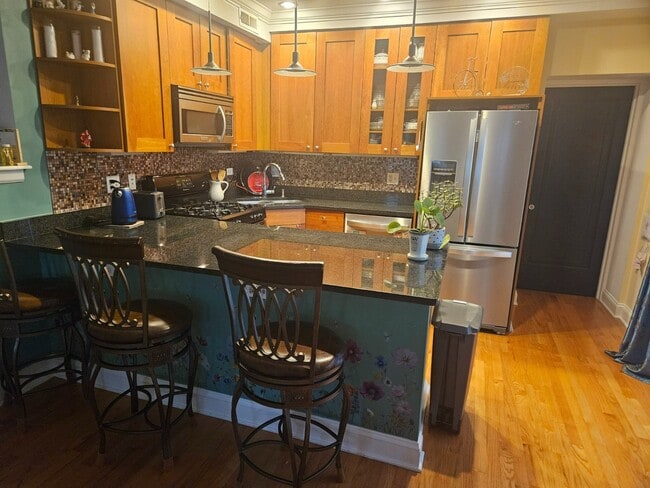 Building Photo - 1258 W Winona St