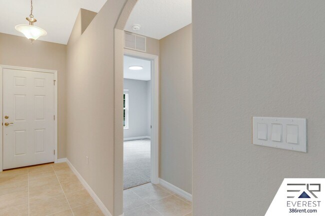 Building Photo - FULLY FENCED 4/3/2 IN DESIRABLE SEMINOLE WOODS