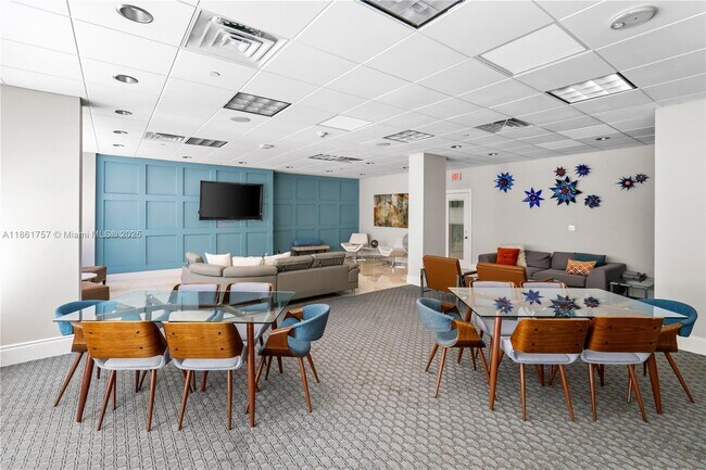 Building Photo - 209 N Fort Lauderdale Beach Blvd