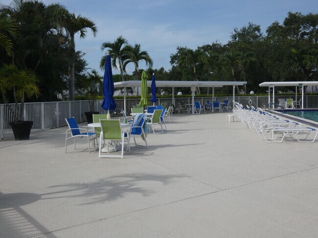 Building Photo - 18081 SE Country Club Dr