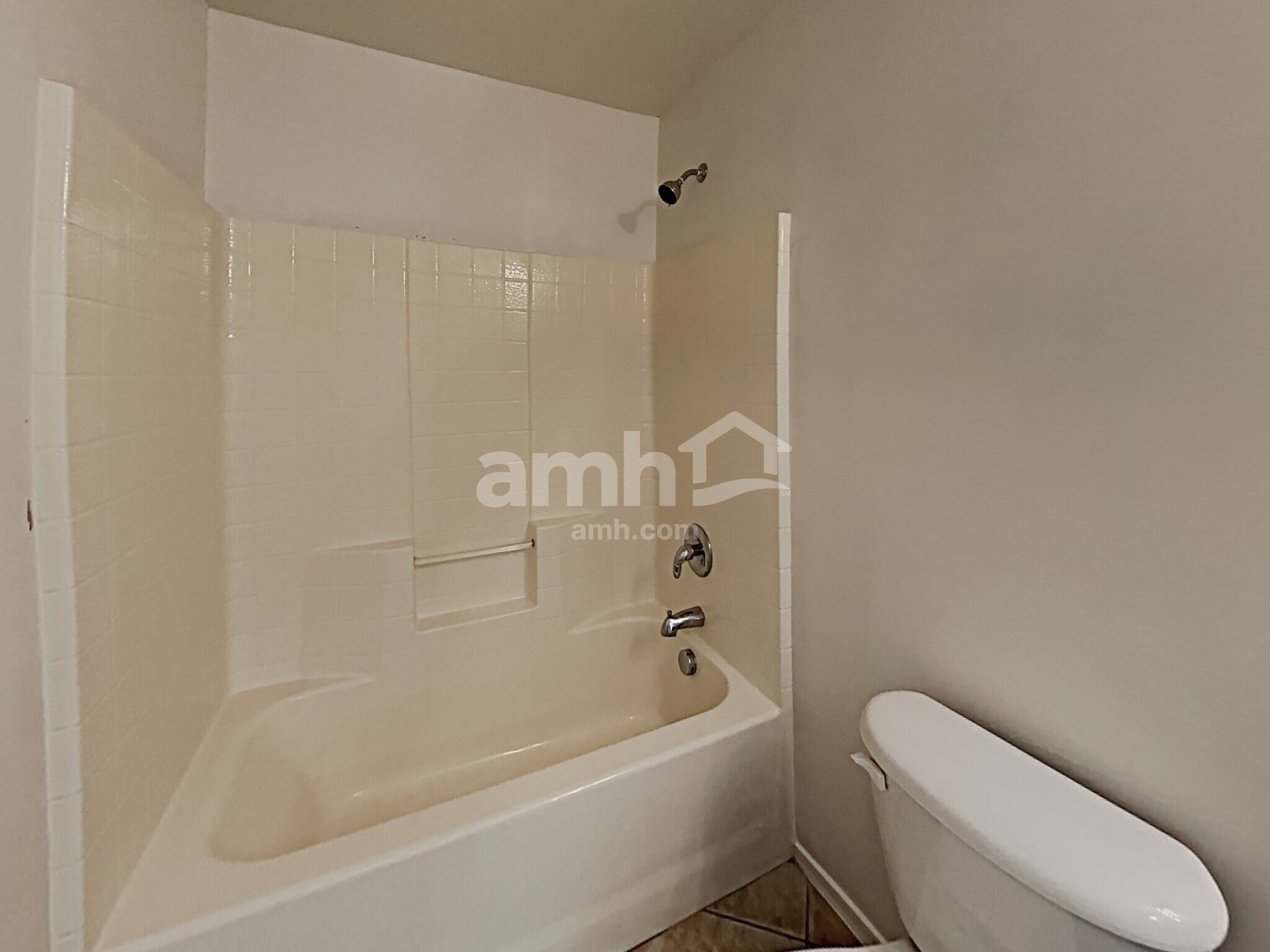 Building Photo - 7508 S 37th Ln