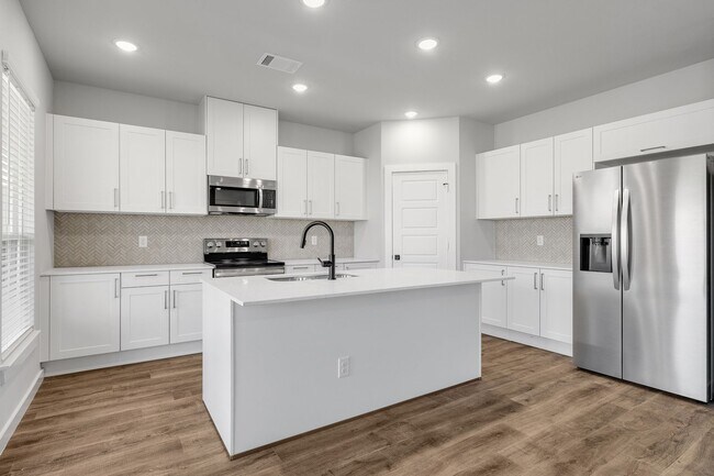 Building Photo - Brand New Move in Ready the Best of Midlothian Living