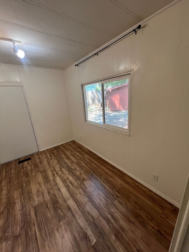 Building Photo - Magalia Home for rent, 1 car garage, 2 bed...