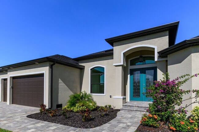 Building Photo - PET FRIENDLY BRAND-NEW LUXURY EXECUTIVE HOME