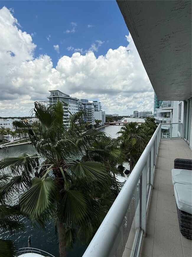 Building Photo - 5900 Collins Ave