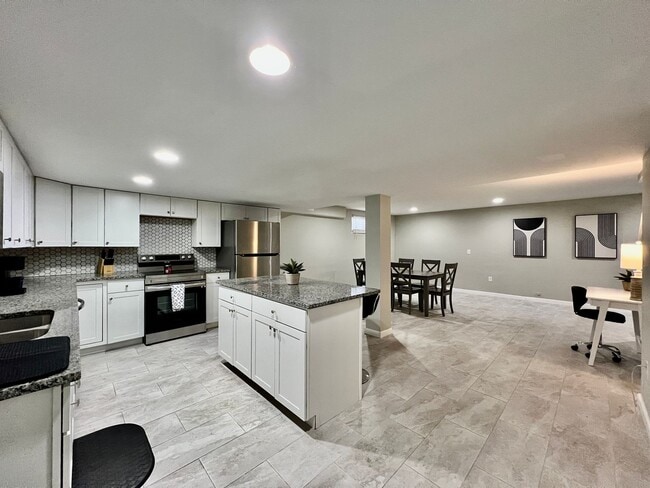 Building Photo - 7033 Willowood Dr