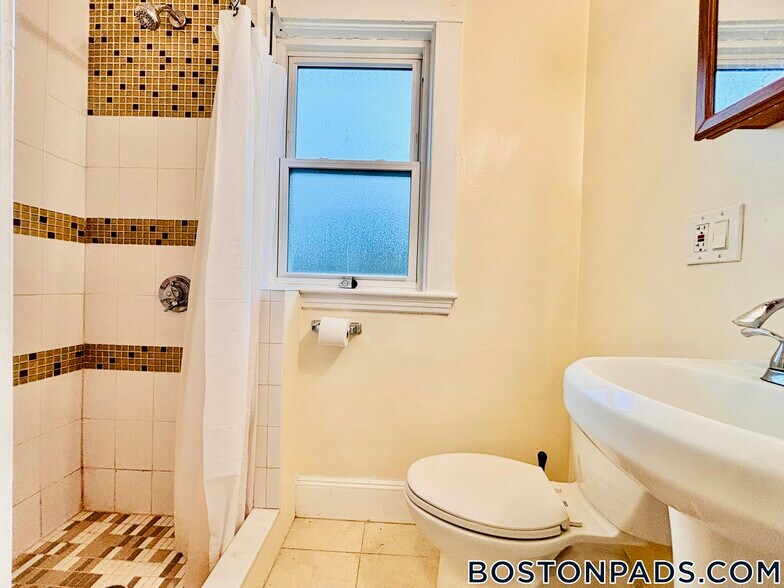 Building Photo - 38 Kirkwood Rd