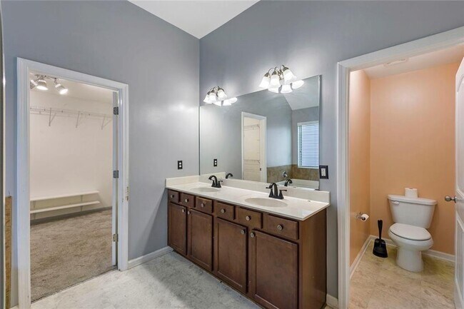 Building Photo - 9776 Ivey Ridge Cir