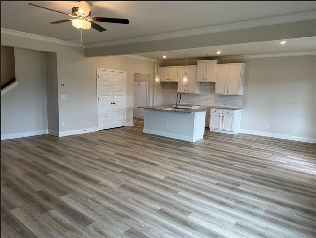 Building Photo - 3250 Westgate Park Dr