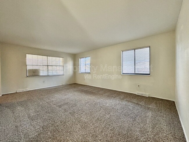 Building Photo - 5728 S Kenton St