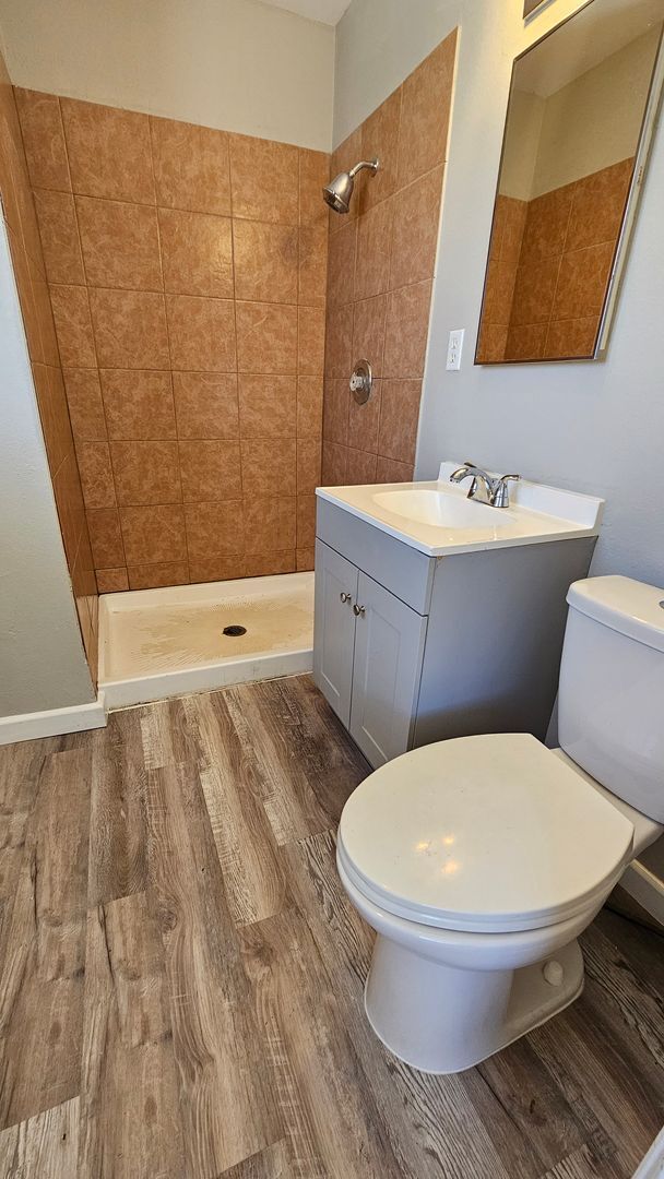 Building Photo - 3 bedroom 2 bath House in Escondido