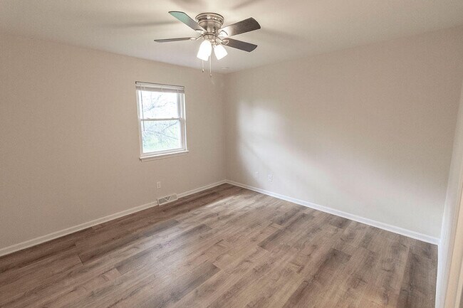 Building Photo - 1901 Mirtle Grove Ct