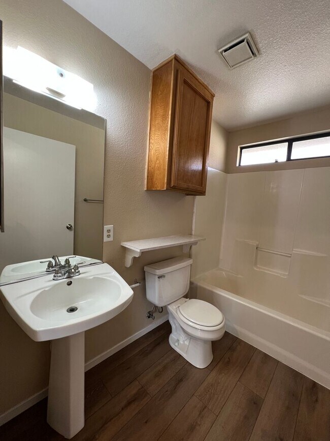 Building Photo - 8609 Lyn River Ct