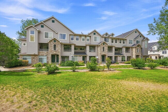 Building Photo - $1,930.95 with $300 Off The First Month's Rent, 2 Beds - 2.5 Bath, Condo in Denver with Central A/C!