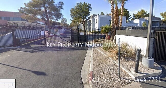Building Photo - 3823 S Maryland Pkwy