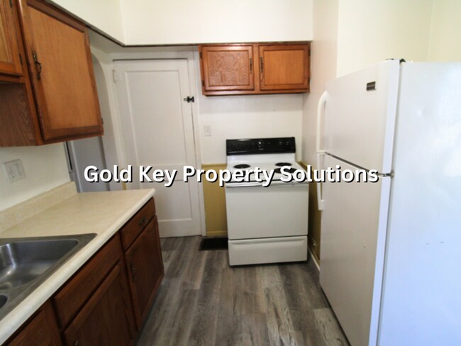 Building Photo - 328-330 E 31st Street