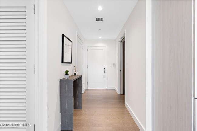 Building Photo - 20 Melrose Terrace