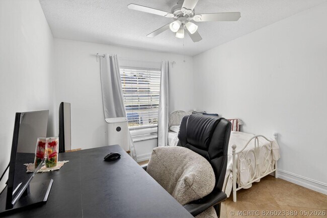 Building Photo - 9101 Jacaranda Ln