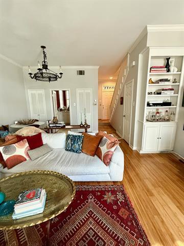 Building Photo - 4424 Holland Ave