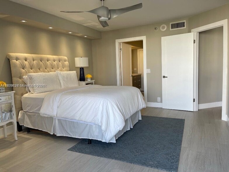 Building Photo - 3500 Mystic Pointe Dr