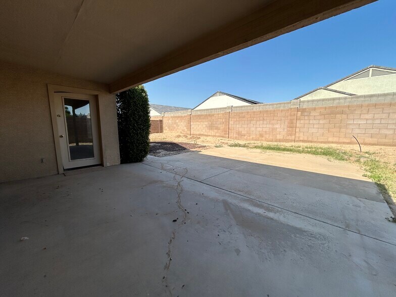 Building Photo - 8217 S 45th Ln