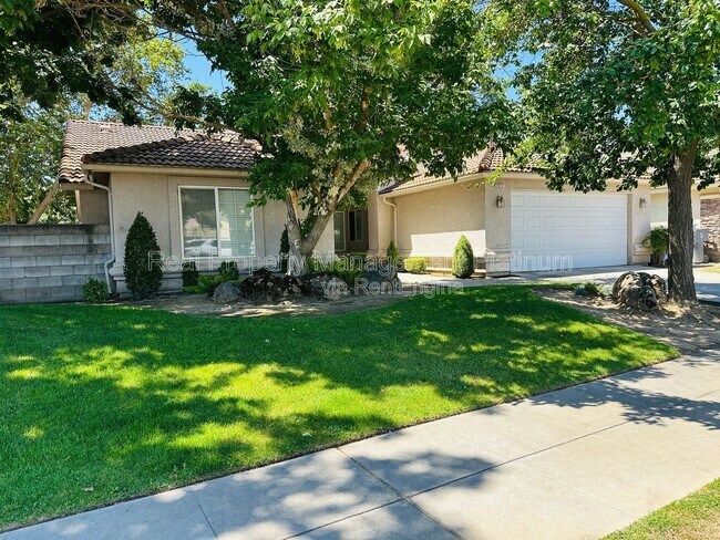 Building Photo - 2012 Riverview Dr