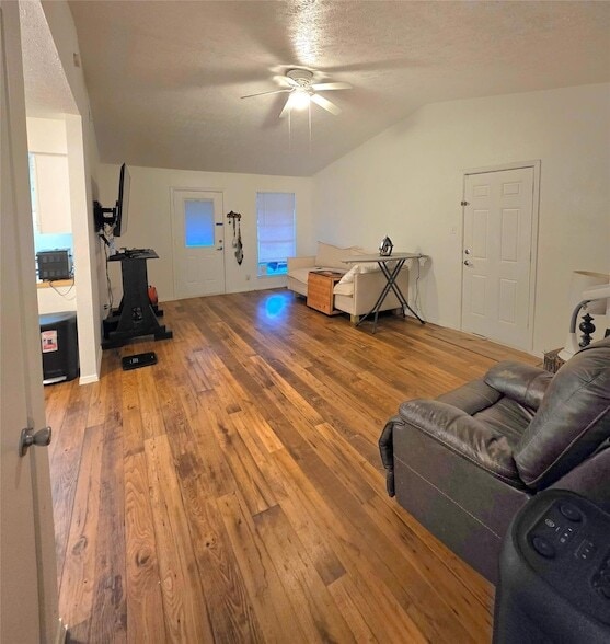 Building Photo - 15208 Spring Hill Ln