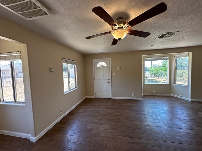 Building Photo - Cherry Valley 1