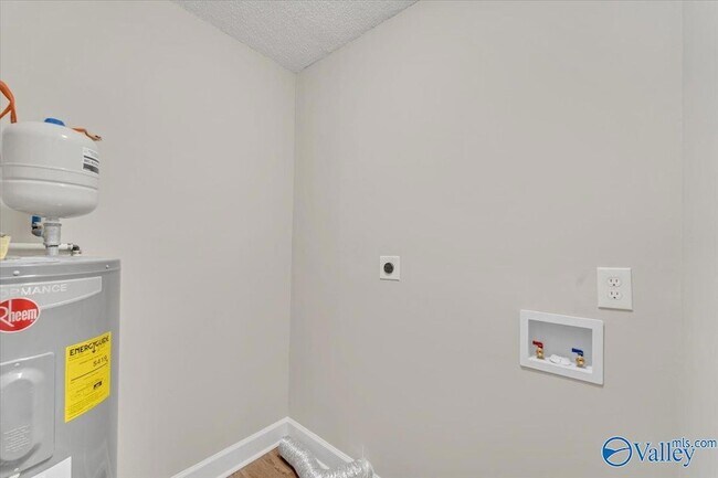 Building Photo - 117 Mandy Dr