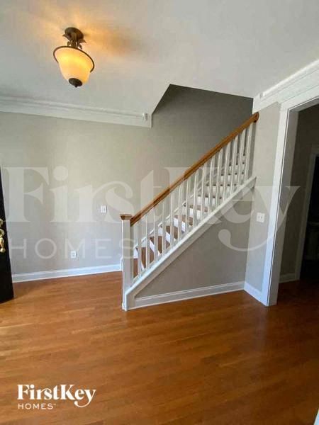 Building Photo - 205 Barberry St