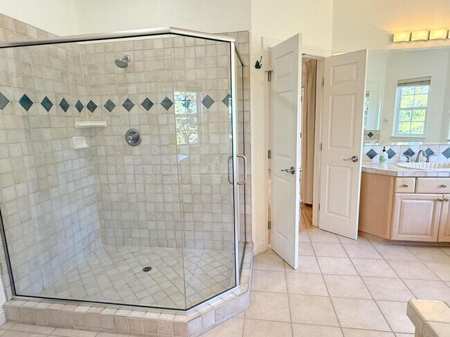 Building Photo - Westside Alamo Custom Estate With Beautifu...