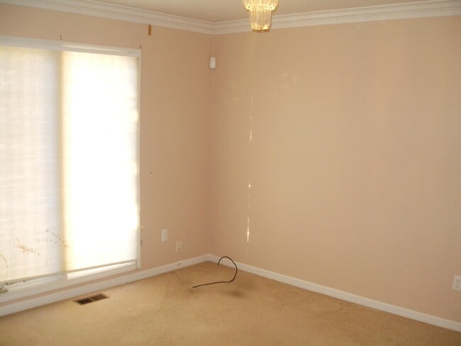 Building Photo - 45866 Fountain View Dr