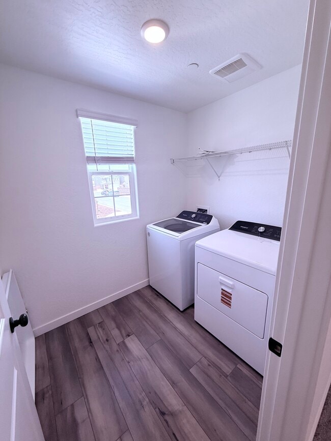 Building Photo - 4026 N Brent Ave