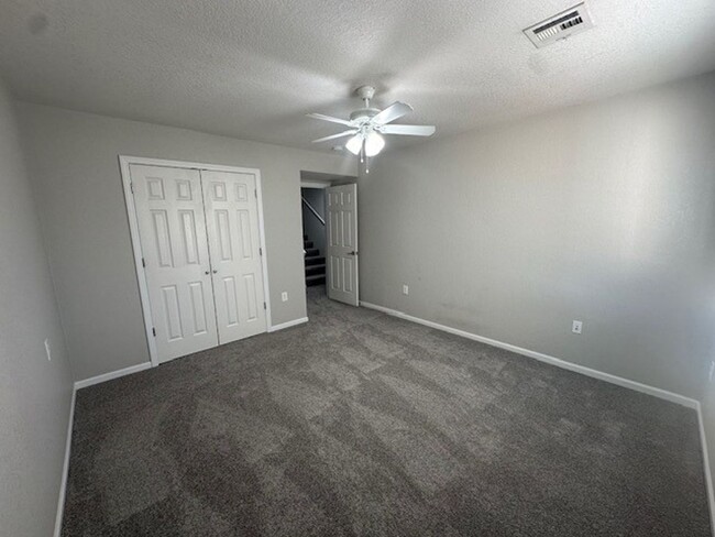 Building Photo - Beautiful Town Home + Deck & Patio + Easy ...