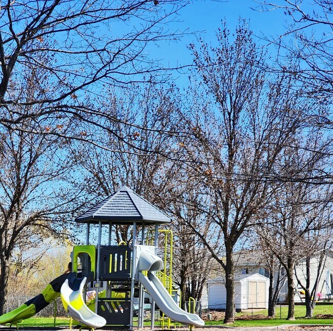 Building Photo - 9059 Oriole Ln